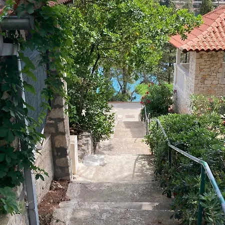 Holiday Home Dora Splitska Exterior foto